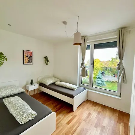 Modern Spacious With Free Parking * Gerasdorf bei Wien