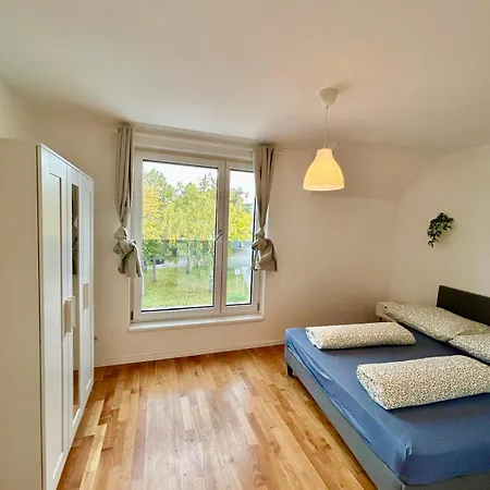 Modern Spacious With Free Parking Gerasdorf bei Wien