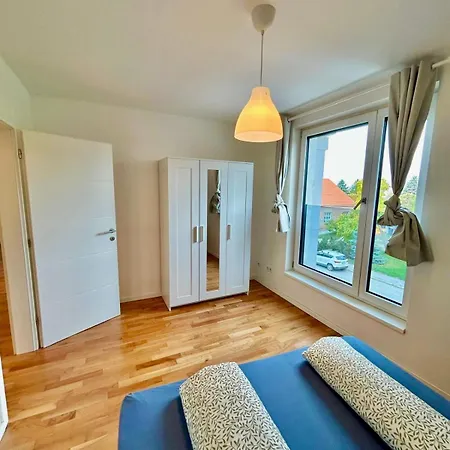 Appartement Modern Spacious With Free Parking Gerasdorf bei Wien