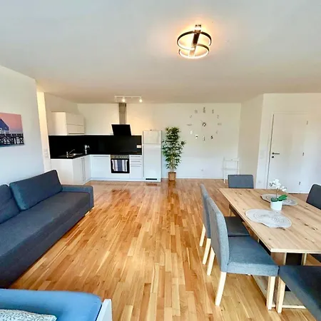 Modern Spacious With Free Parking Gerasdorf bei Wien
