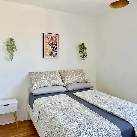 Appartement Modern Spacious With Free Parking *