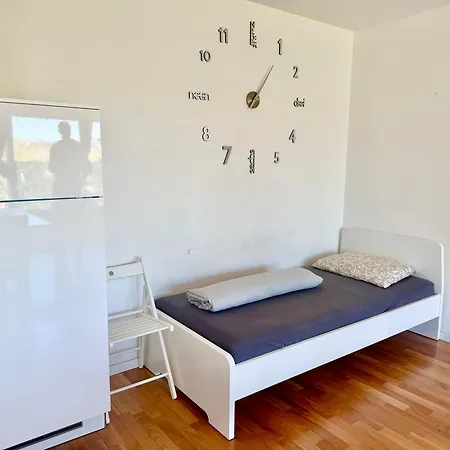 Modern Spacious With Free Parking Appartement *