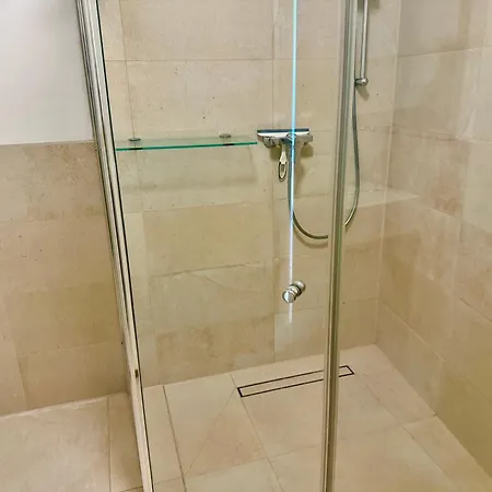 Modern Spacious With Free Parking * Gerasdorf bei Wien