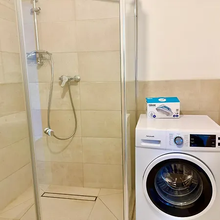 Modern Spacious With Free Parking Appartement
