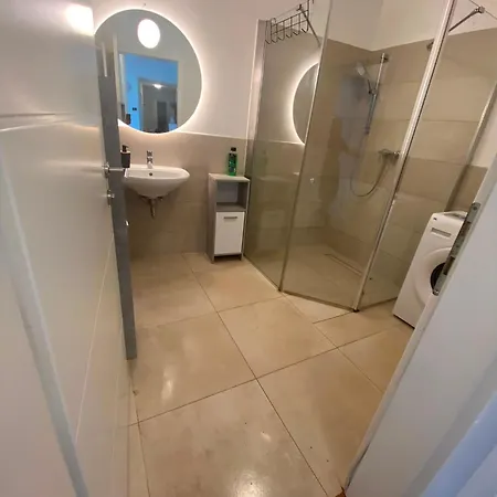 Apartment Modern Spacious With Free Parking